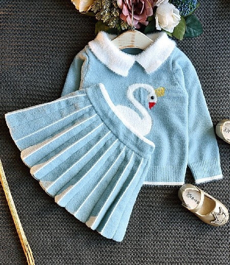 Błękitny komplet dla dziewczynki, spódniczka i sweterek