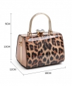 Stylowa torebka lakierowany kuferek z leopardzie cętki