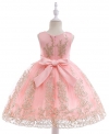 Elegancka jasno różowa sukienka dla dziewczynki z haftem