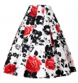 Biała spódnica w czarno czerwone kwiaty