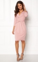Elegancka sukienka w pudrowo różowym kolorze, Goddiva 918A