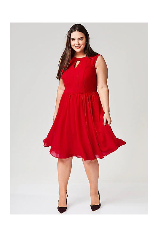 Szyfonowa sukienka plus size w czerwonym kolorze, Sheego
