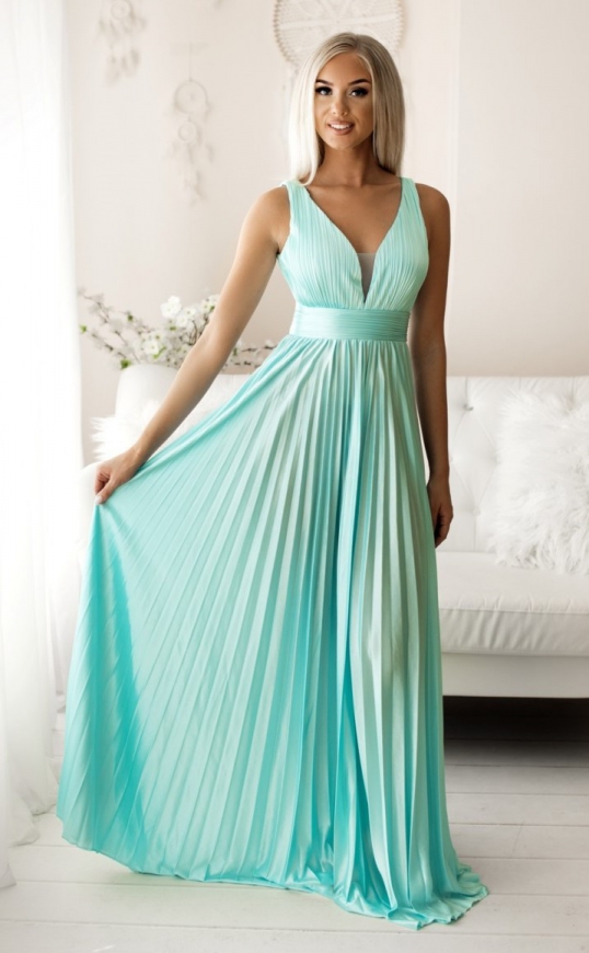Zjawiskowa suknia plisowana w kolorze jasnego turkusu