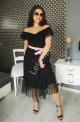 Czarna sukienka tiulowa w groszki, Tiana