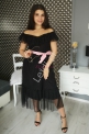 Czarna sukienka tiulowa w groszki, Tiana