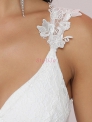 Tiulowa sukienka ślubna z koronkową górą 0216